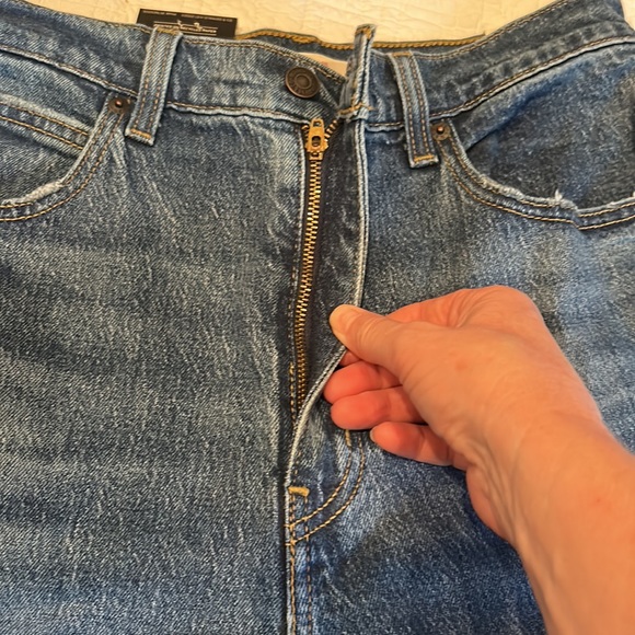 LEVIS PREMIUM 70’s high flare jeans in size 29x32. NWT! Perfect addition to fall - Picture 10 of 15